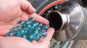 EXPERIMENT 100 Marbles in 100°C MOTORCYCLE EXHAUST