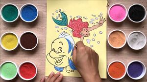 Đồ chơi trểm TÔ MÀU TRANH CÁT TIÊN CÁ ARIEL VÀ CÁ - Learn color Sand painting toys (chị Chim Xinh)