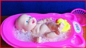 ĐỒ CHƠI BÚP BÊ EM BÉ TẮM BỒN VÀ UỐNG SỮA - Bath in the tub & drink milk for baby (Chim Xinh)