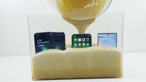 Samsung Galaxy Fold vs iPhone 11 vs Note 10 in Expanding Liquid Foam that Hardens!