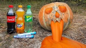 Experiment: Pumpkin vomiting!!! Science Experiments Halloween Edition!!! Cola Fanta Sprite Mentos.