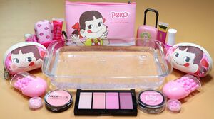 "PINK" Mixing "PINK" EYESHADOW,Makeup,Parts and glitter Into Clear Slime! "PINK SLIME"